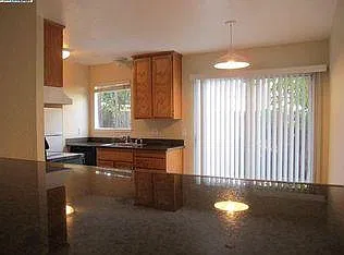 2 bed, 1.5 bath, 1002 sqft, $2,650 — Photo 1