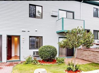 661 Metacom Ave APT 19, Bristol, RI 02809