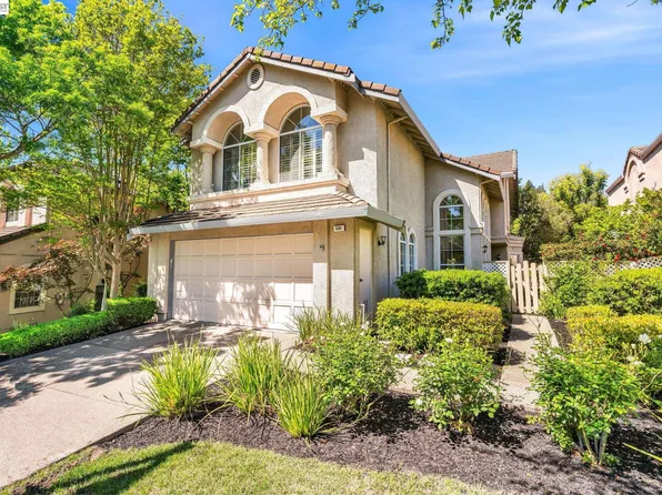 690 Glasgow Cir, Danville, CA 94526