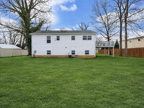 3rd image of 5957 Plantation Rd