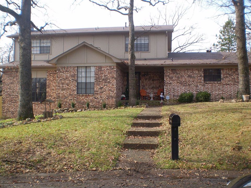 Front of house. In culd-de-sac! New roof and privacy fence 8/09.