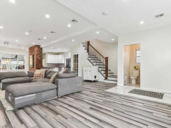 2nd image of 103 Poplar St