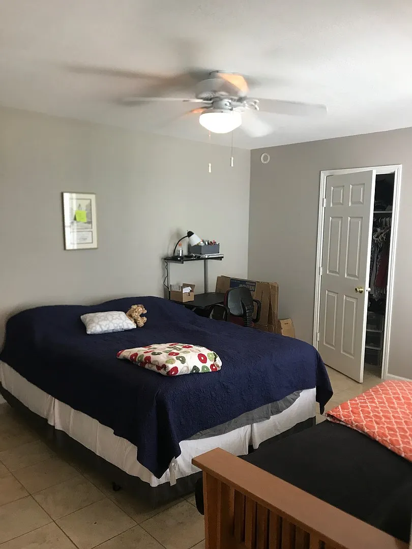 Ut Pre-Lease: Updated 3 Bed / 2 Bath Townhouse In Hyde Park — Photo 4