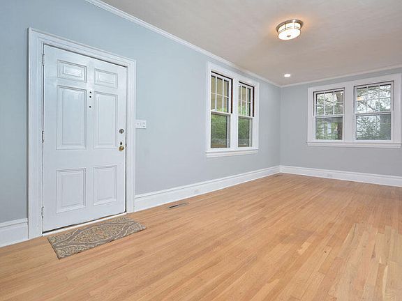2nd image of 2307 Chapel Hill Rd