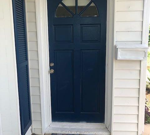 3rd image of 97 Laurie Dr
