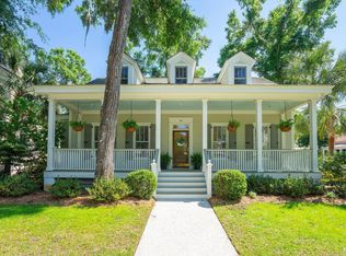 39 Park Sq N, Beaufort, SC 29907