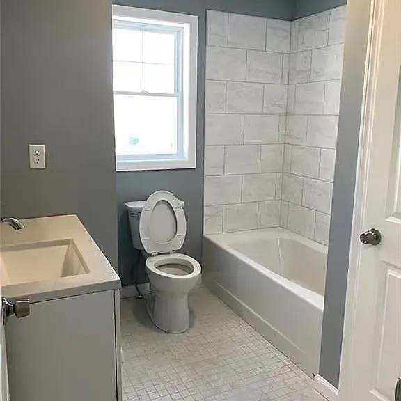 565 Bishop Ave — Photo 5