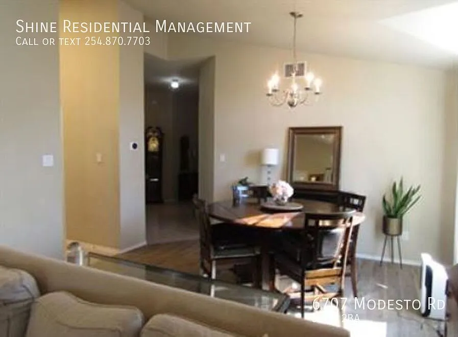 Adorable home in cul-de-sac — Photo 4