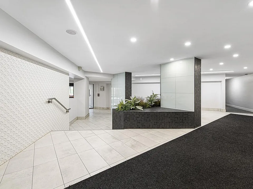 2757 Kipling Ave