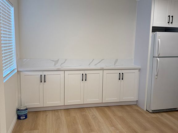 3rd image of 419 S Verdugo Rd APT 102