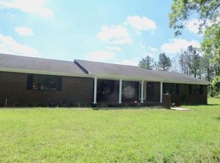 301 Chestnut Dr, Jesup, GA 31546
