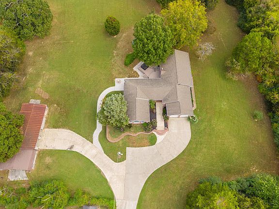 4th image of 9021 Pleasant Ln
