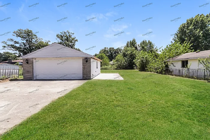 4315 Clarene Dr — Photo 13