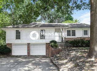 404 Meadow Ln, Raymore, MO 64083