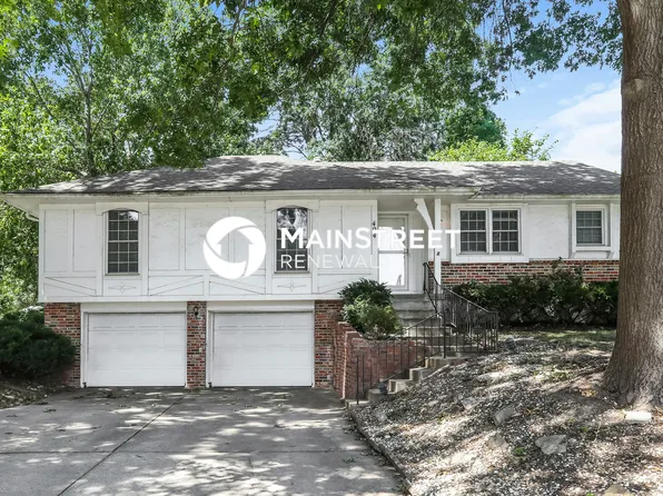 404 Meadow Ln, Raymore, MO 64083