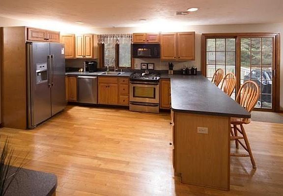 4th image of 21 Kennie Ln