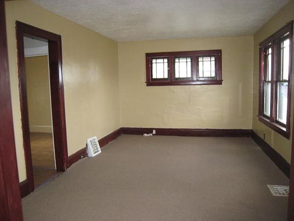 2nd image of 2922 Knox Ave N