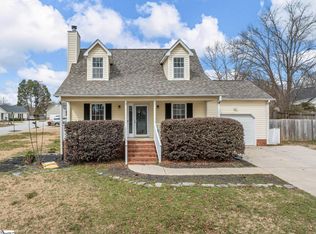 801 Dunwoody Dr, Simpsonville, SC 29681