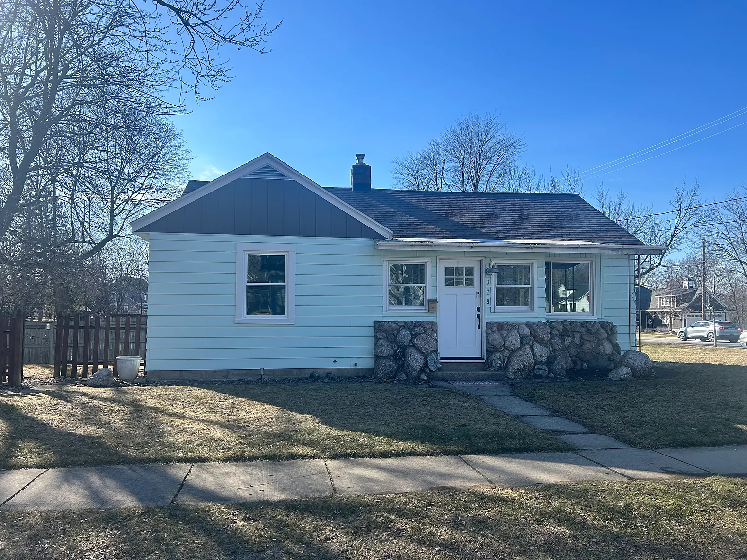379 Sigsbee St photo 1