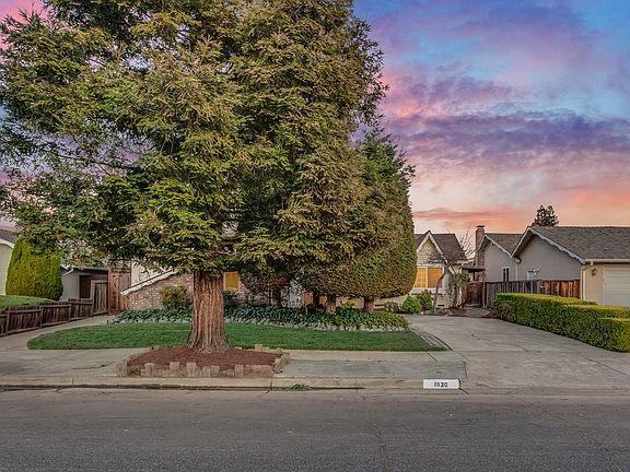 3rd image of 1630 Loch Lomond Ln