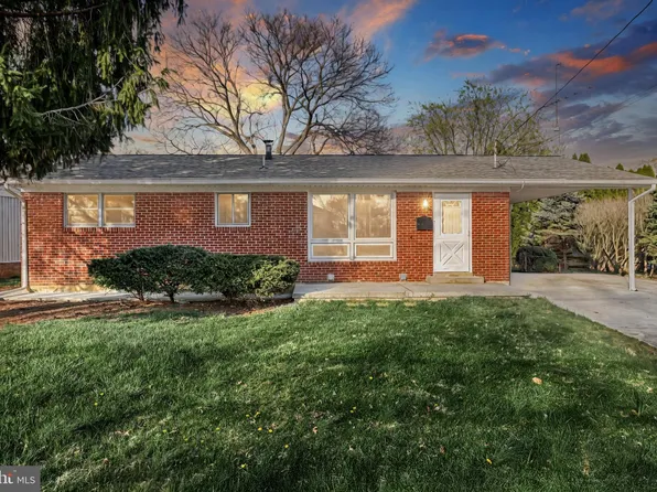121 W Clearview Dr, Camp Hill, PA 17011