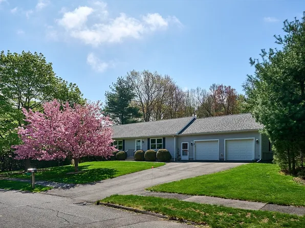 40 Deepwoods Dr, Amherst, MA 01002