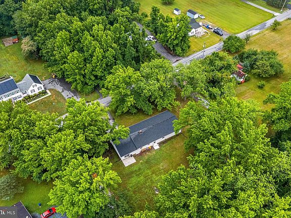 5th image of 1328 Yorktown Rd