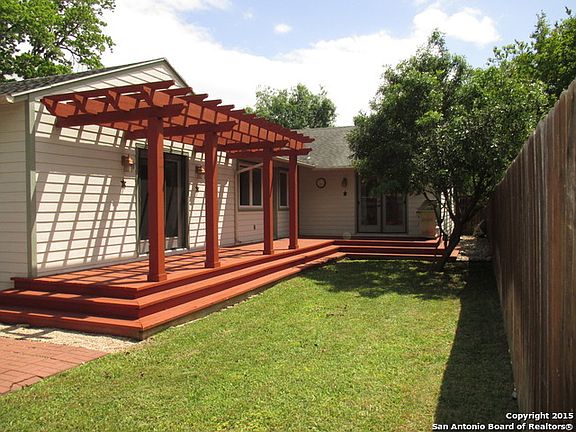 5th image of 247 Irvington Dr