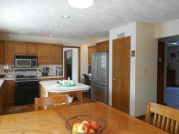 3rd image of 4727 N Wayside Dr