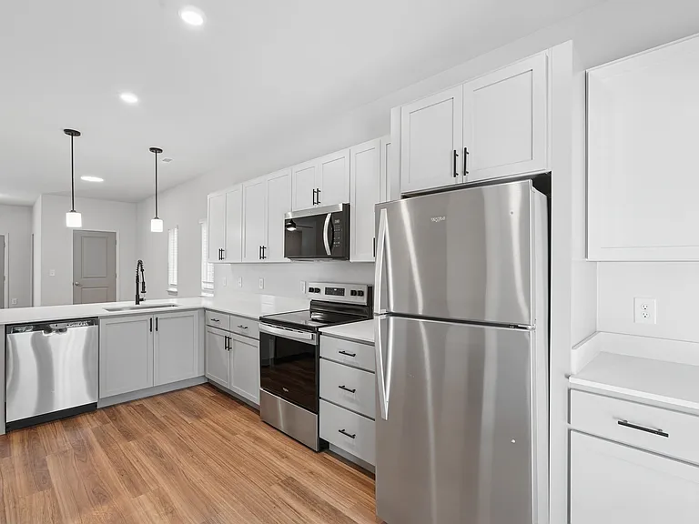 Elevate Riverview — Photo 14