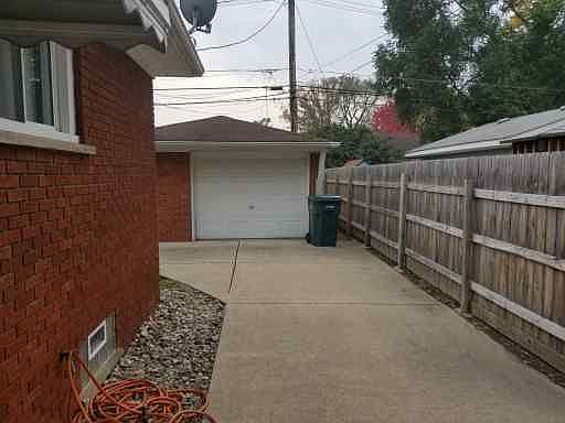 2nd image of 1015 Merrill Ave
