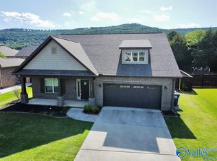 7504 Colibri Cir SE, Owens Cross Roads, AL 35763