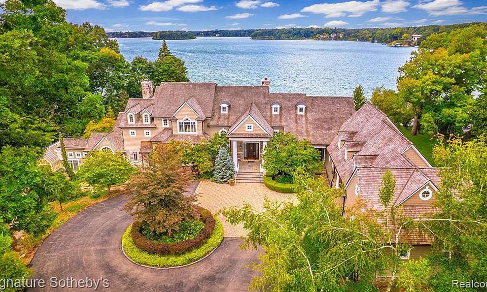 214 Gallogly Rd, Lake Angelus, MI 48326 MLS 20240041036 Zillow