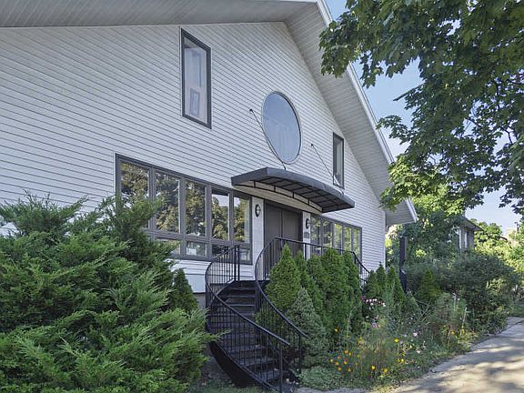 4th image of 4154 W Berteau Ave #B