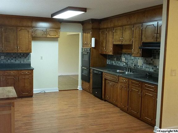 5th image of 326 Cumberland Dr SE