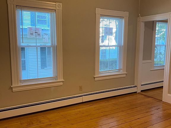5th image of 27 Essex St #27