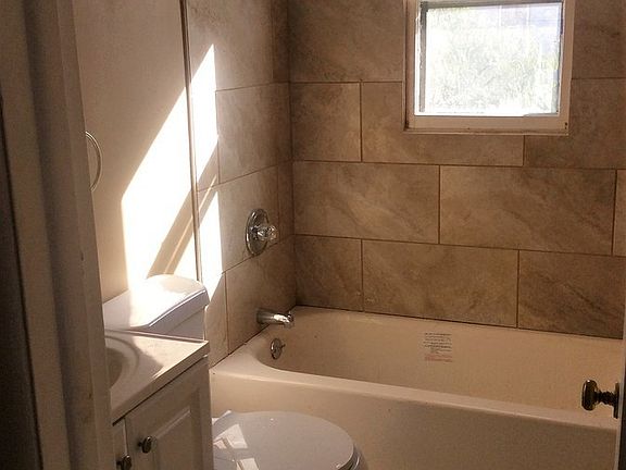 4th image of 7021 S 42nd St