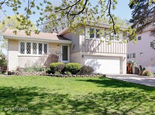 176 Northgate Rd, Riverside, IL 60546