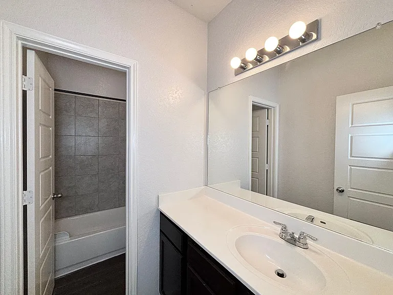 8226 Noble Crst — Photo 10