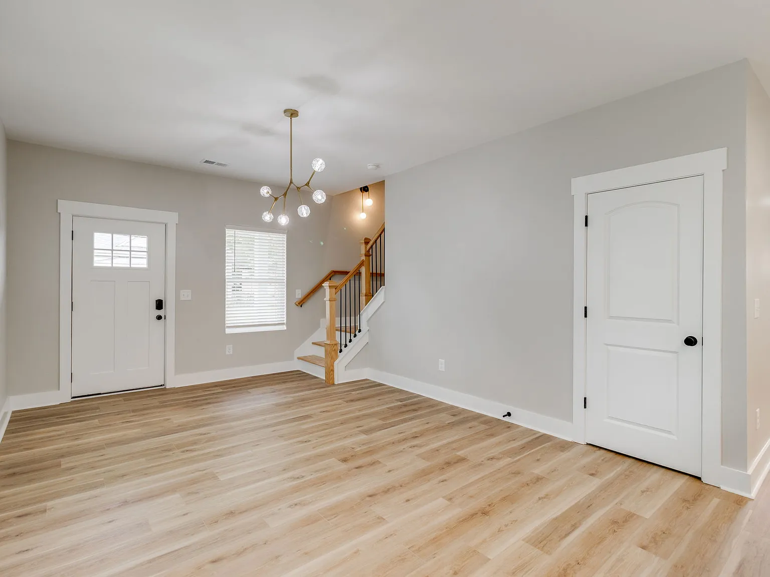 4 bed, 4.5 bath, 2040 sqft, $4,500 — Photo 4