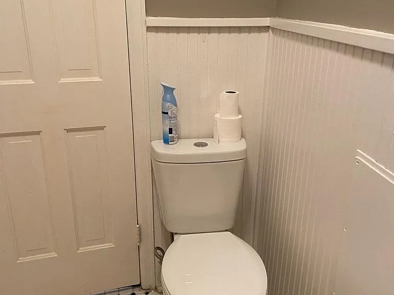 Half bathroom toilet