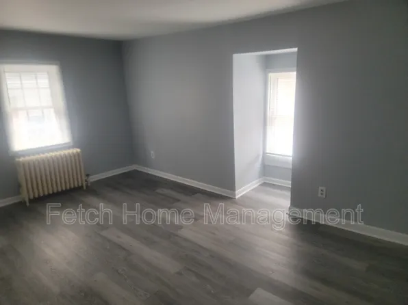 3 N Main St, Stewartstown, PA