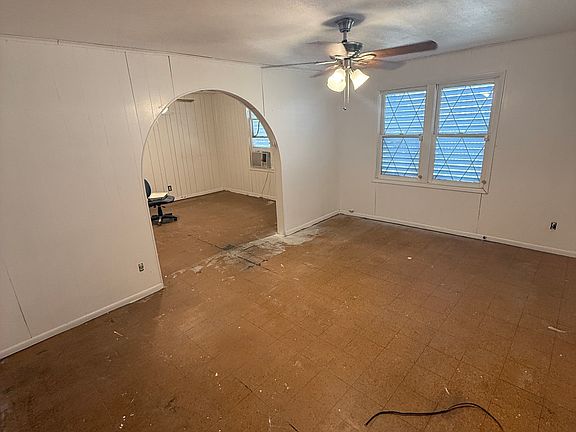 3rd image of 613 Osage St