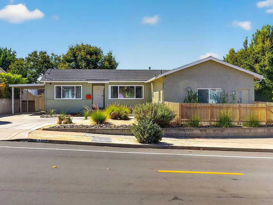 7935 El Paso St