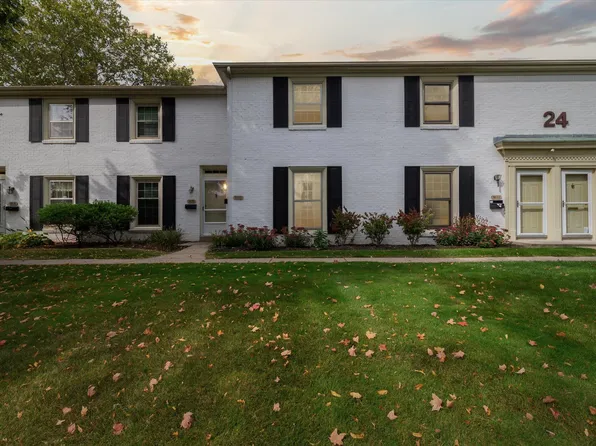 2422 Abbington Dr SE, Grand Rapids, MI 49506