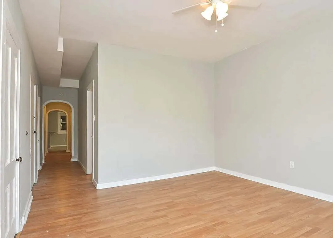 Prime East Pilsen 3BR | In-Unit Laundry | Steps to 18th St — Photo 2