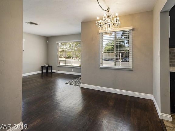 4th image of 1071 Hassett Ave
