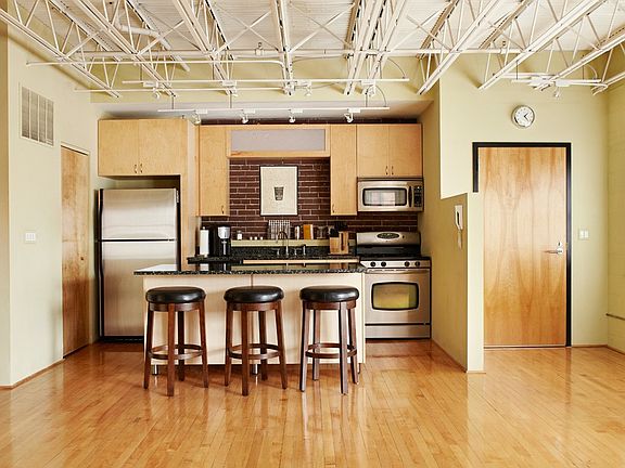 2nd image of 2401 S 12th St #201