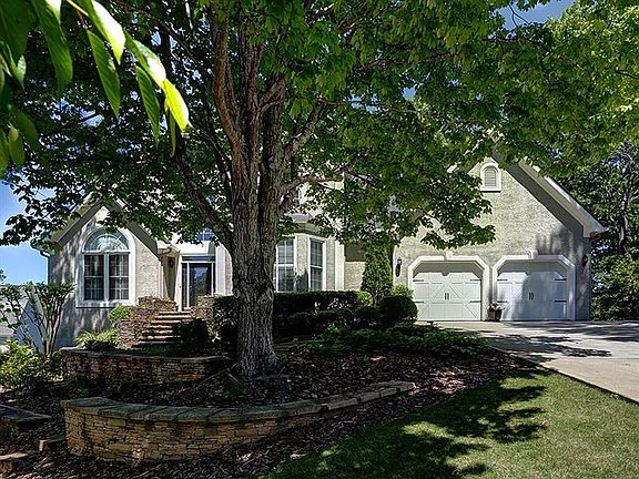 2nd image of 920 Laurel Crest Dr