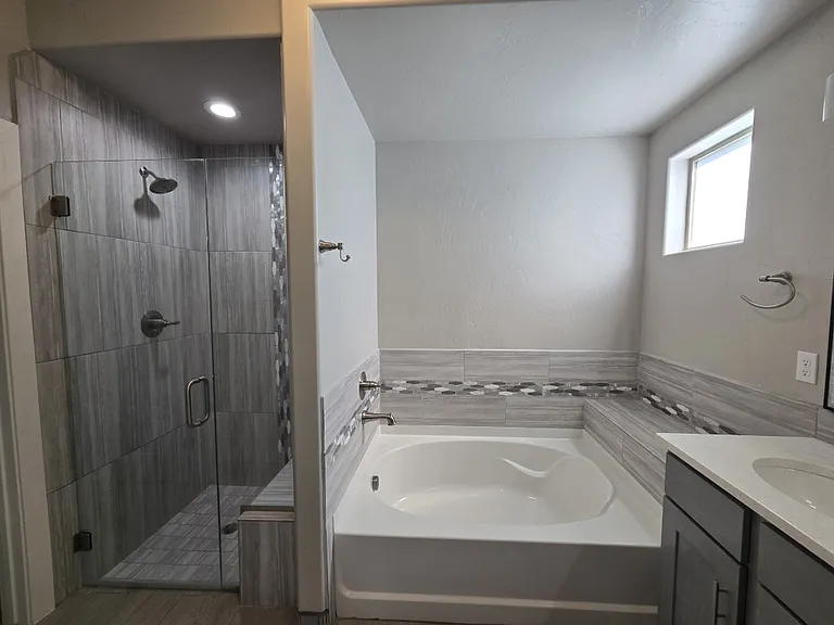 4631 Melrose Rd — Photo 10